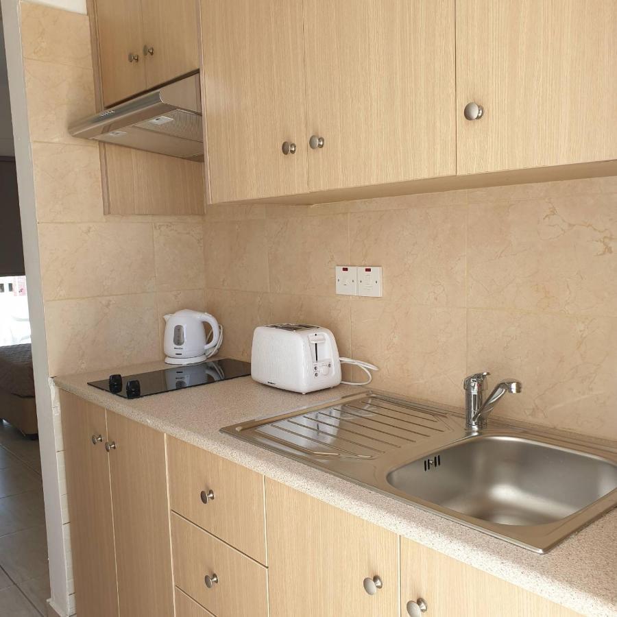 Napa Charles Apts Айя-Напа Экстерьер фото
